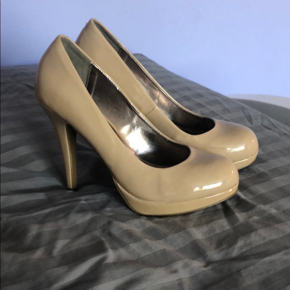 Madden Girl Nude Pumps (worn once)